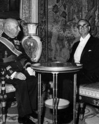 Wells Stabler presenta sus credenciales a Franco el 13 de marzo de 1975