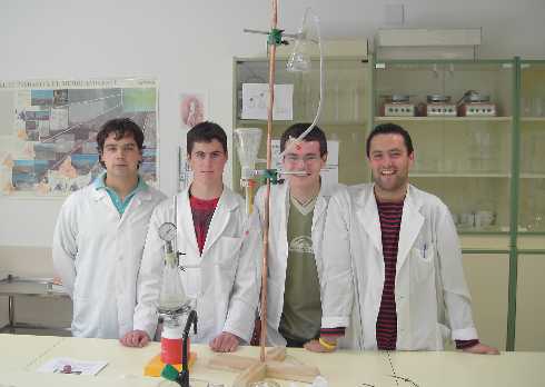 los alumnos Ángel Buenaga, Victor Martínez, Alberto Castillo y Alejandro Ruíz recrean el diseño de Ayanz