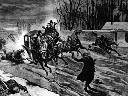 El 13 de marzo de 1881 el zar Alejandro II es asesinado en San Petersburgo por la bomba de un anarquista nihilista suicida