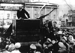 Lenin, Leon Trotsky y Lev Kamenev, Plaza del Teatro Bolshoi, mayo 1920