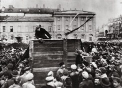 Lenin sin Leon Trotsky y Lev Kamenev, Plaza del Teatro Bolshoi, mayo 1920