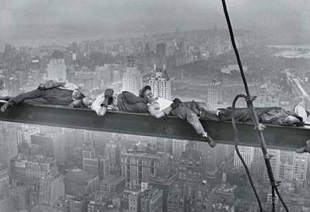 Charles Ebbets, Break Time, Rockefeller Center, 1932