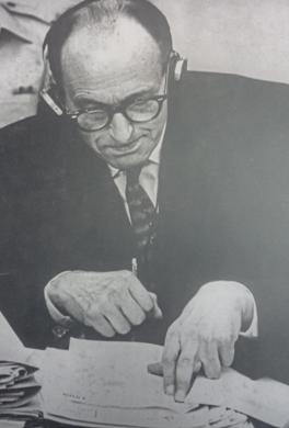 Adolf Eichmann durante su juicio en Jerusalén en 1961